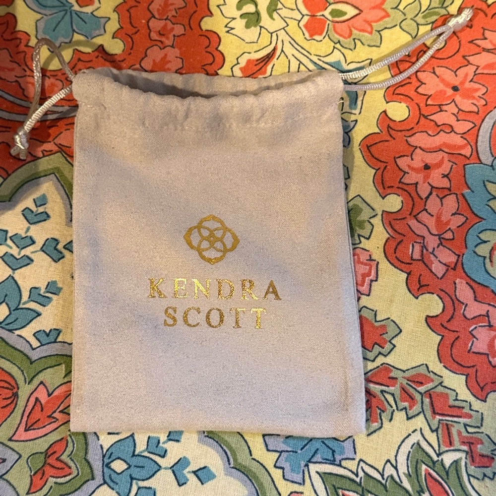 Kendra Scott Abbie Bangle - Picture 4 of 5